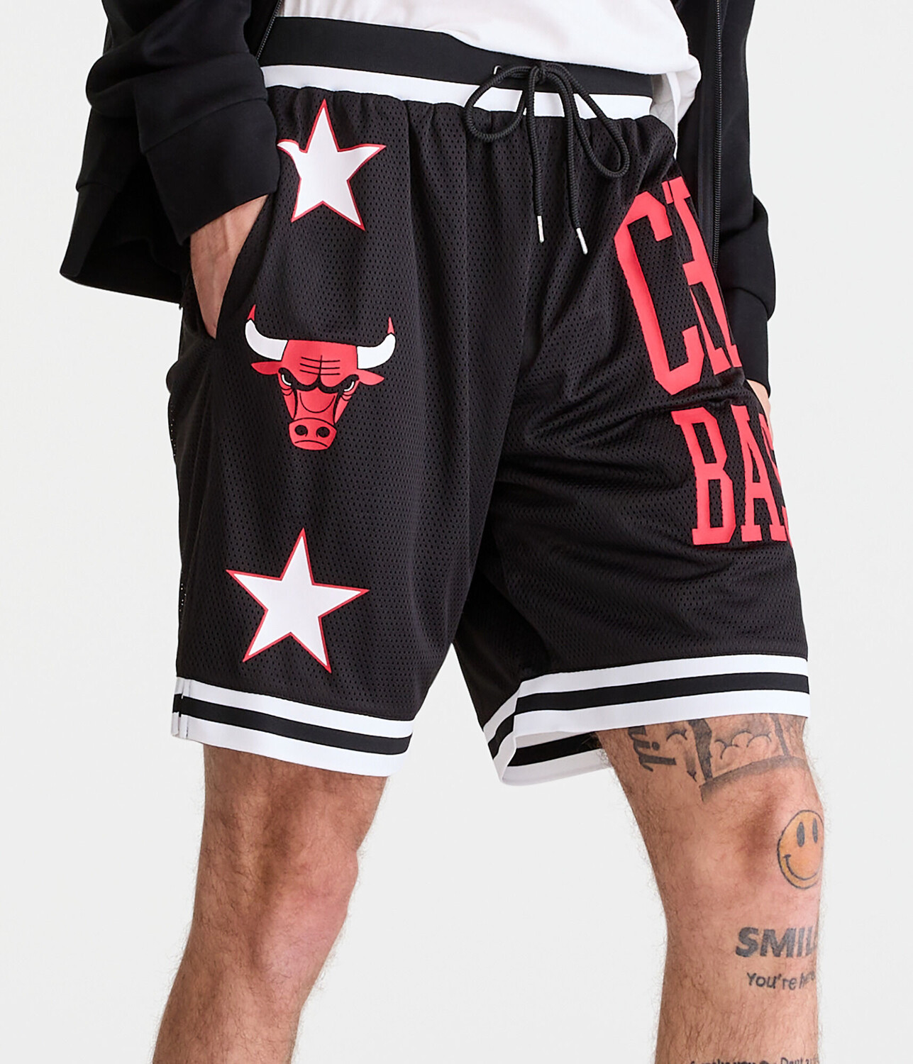 

Сетчатые шорты Chicago Bulls 8 дюймов Aeropostale, черный