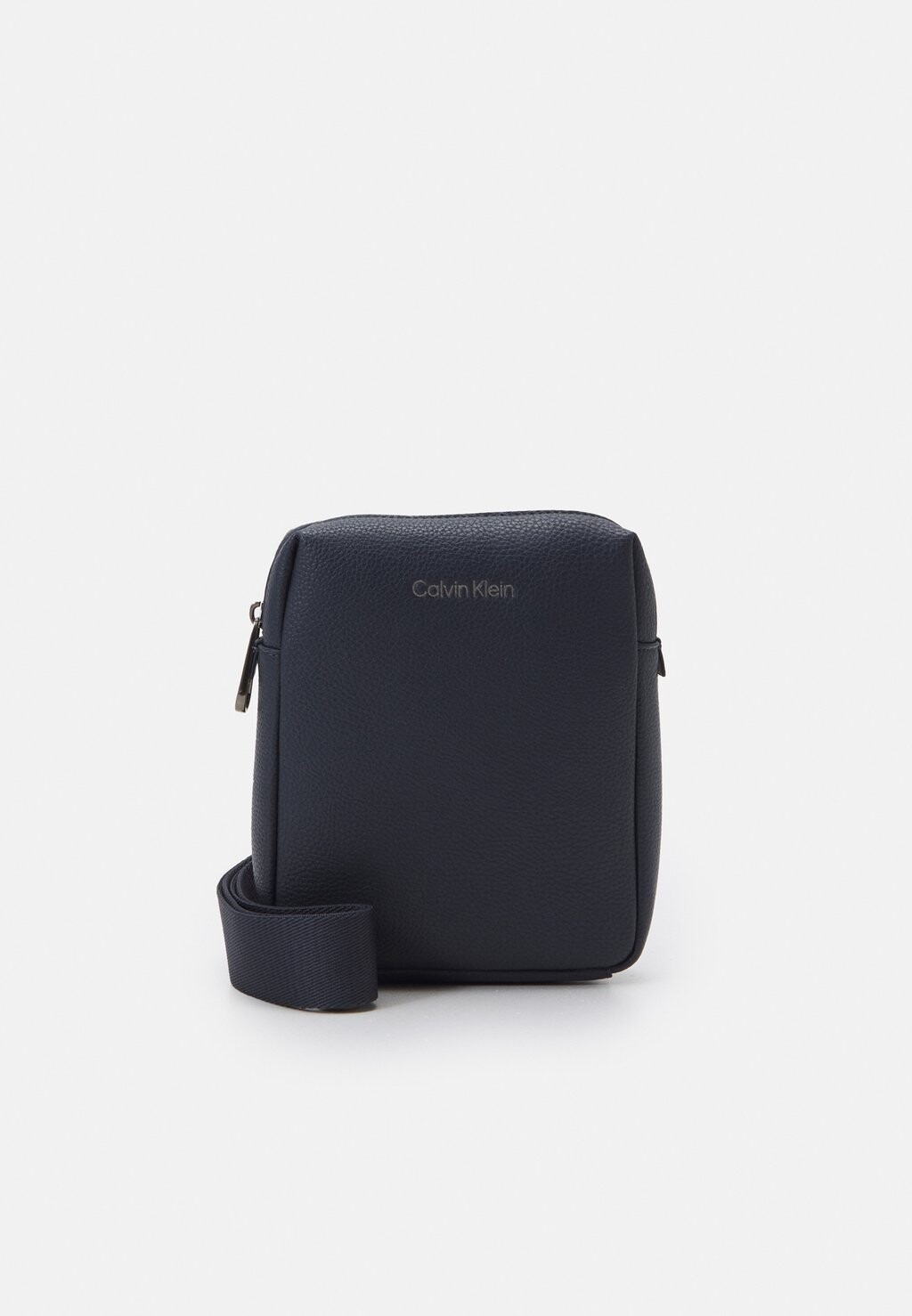 

Сумка через плечо Calvin Klein