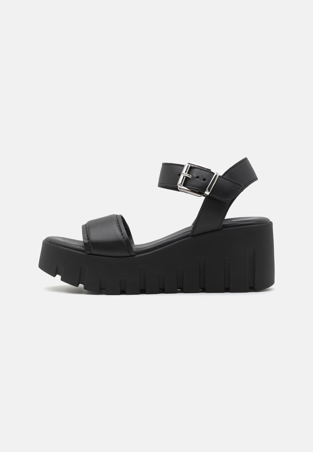 

Босоножки на танкетке Tamaris, цвет black