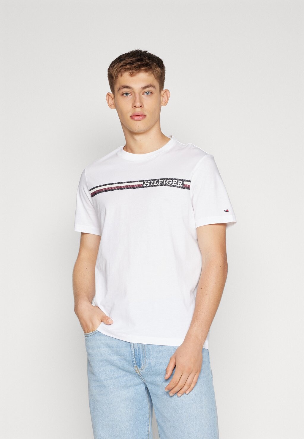

Футболка с принтом Tommy Hilfiger, белый