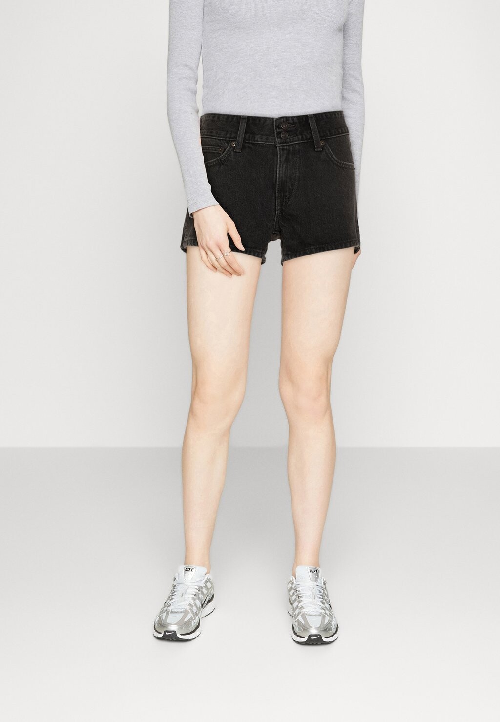 

Джинсовые шорты Levi's Superlow, черный камень