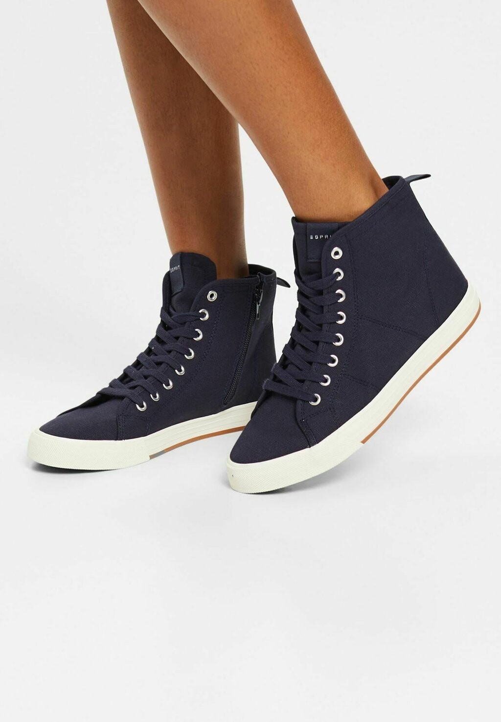 

Высокие кроссовки Esprit