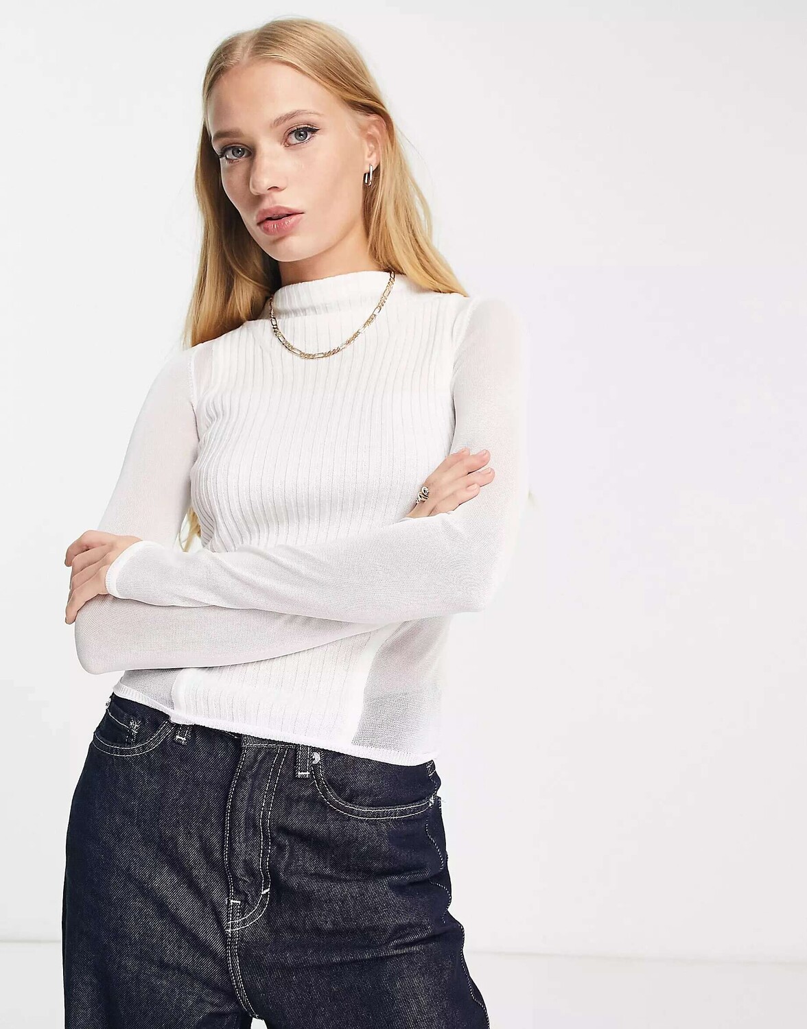 

Прозрачный и однотонный белый джемпер ASOS