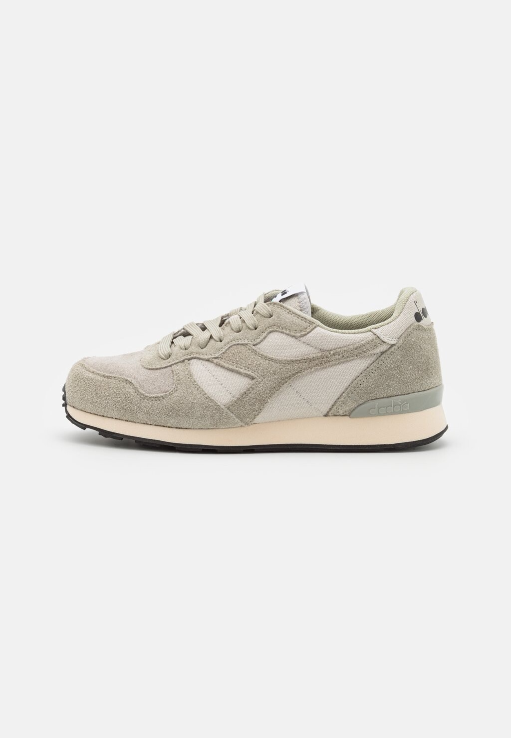 

Кроссовки Diadora