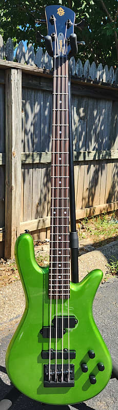 Басс гитара Spector Performer 4 2022 - Metallic Green Gloss