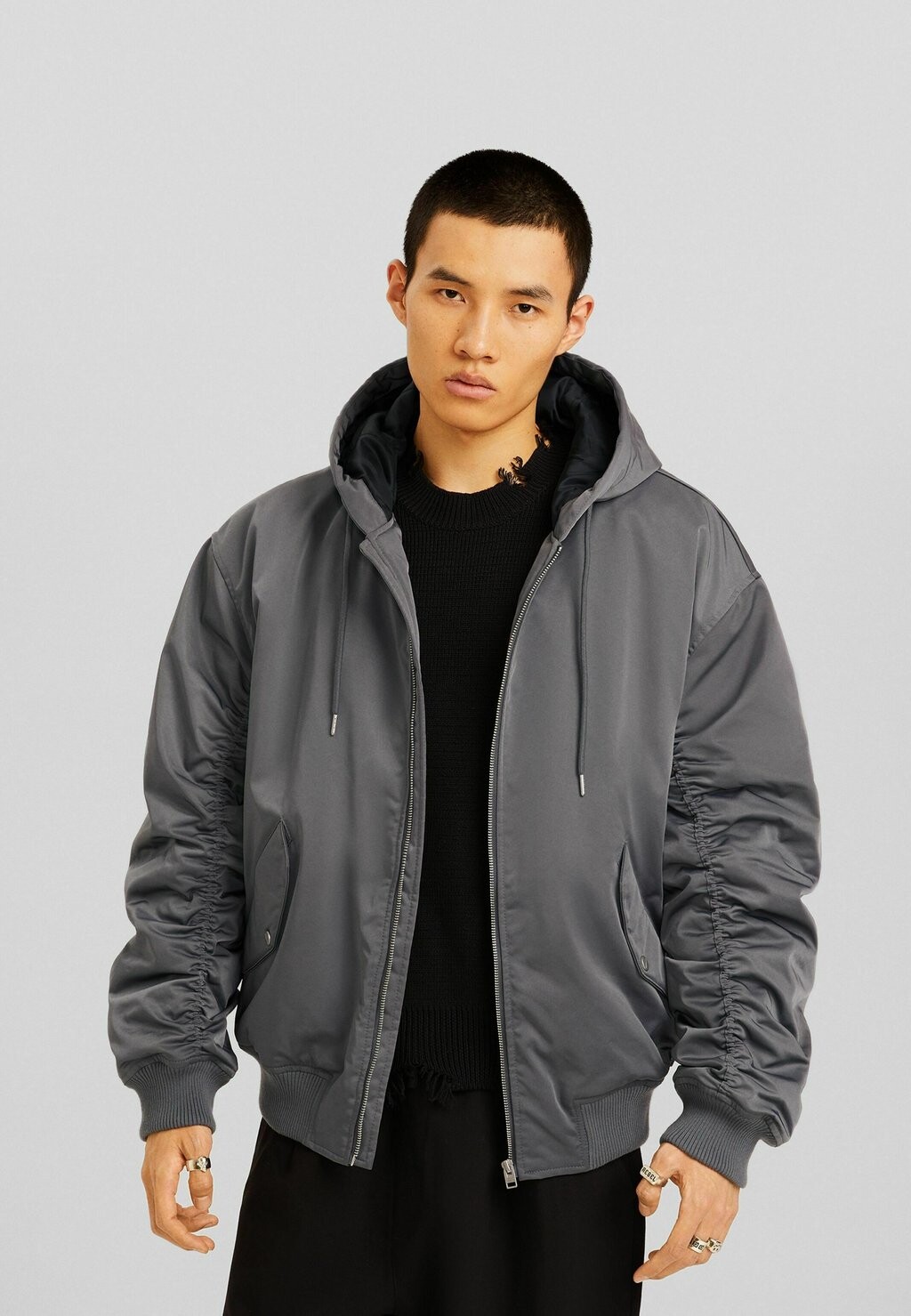 

Демисезонная куртка Bershka, цвет grey