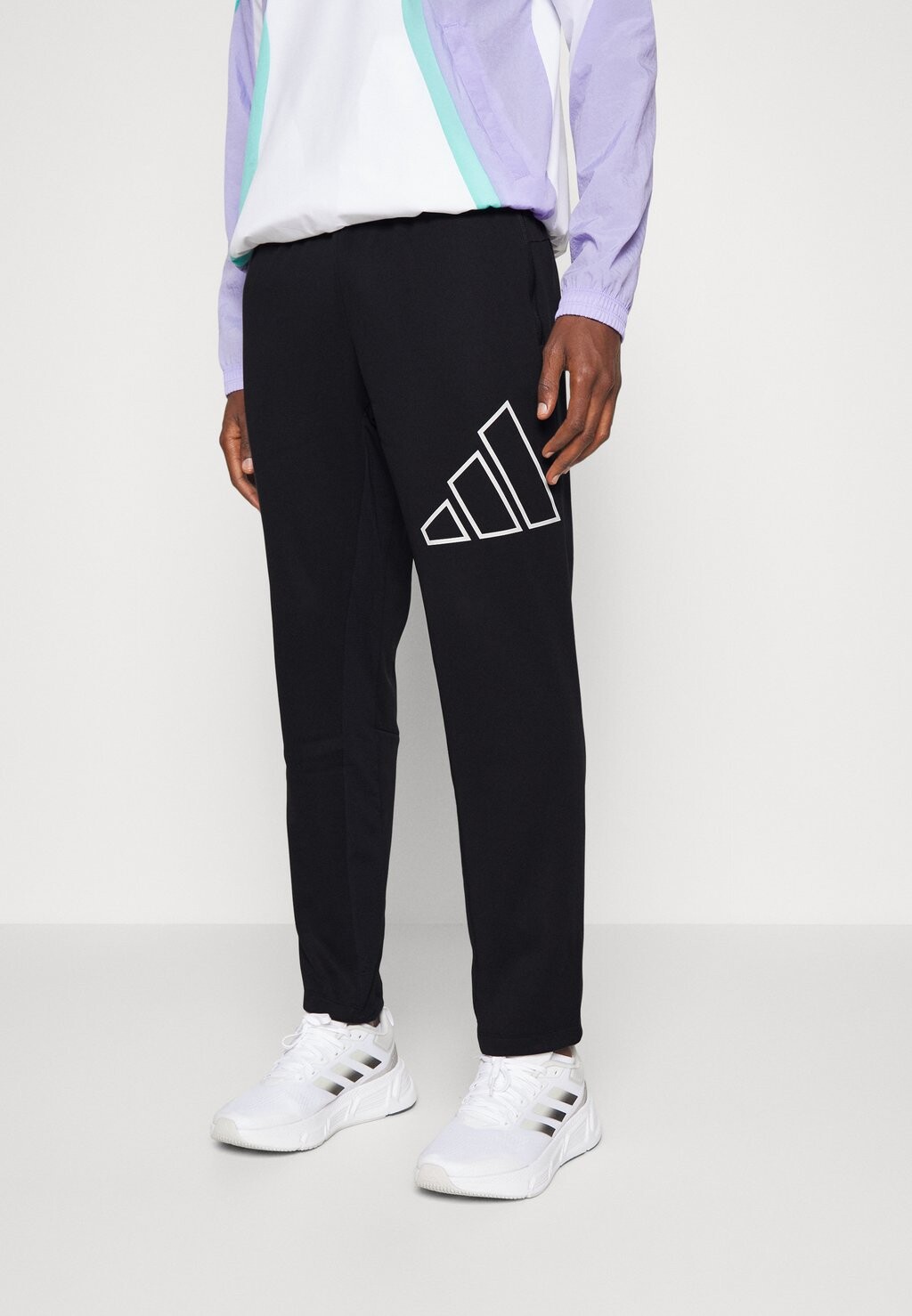 

Спортивные брюки Adidas