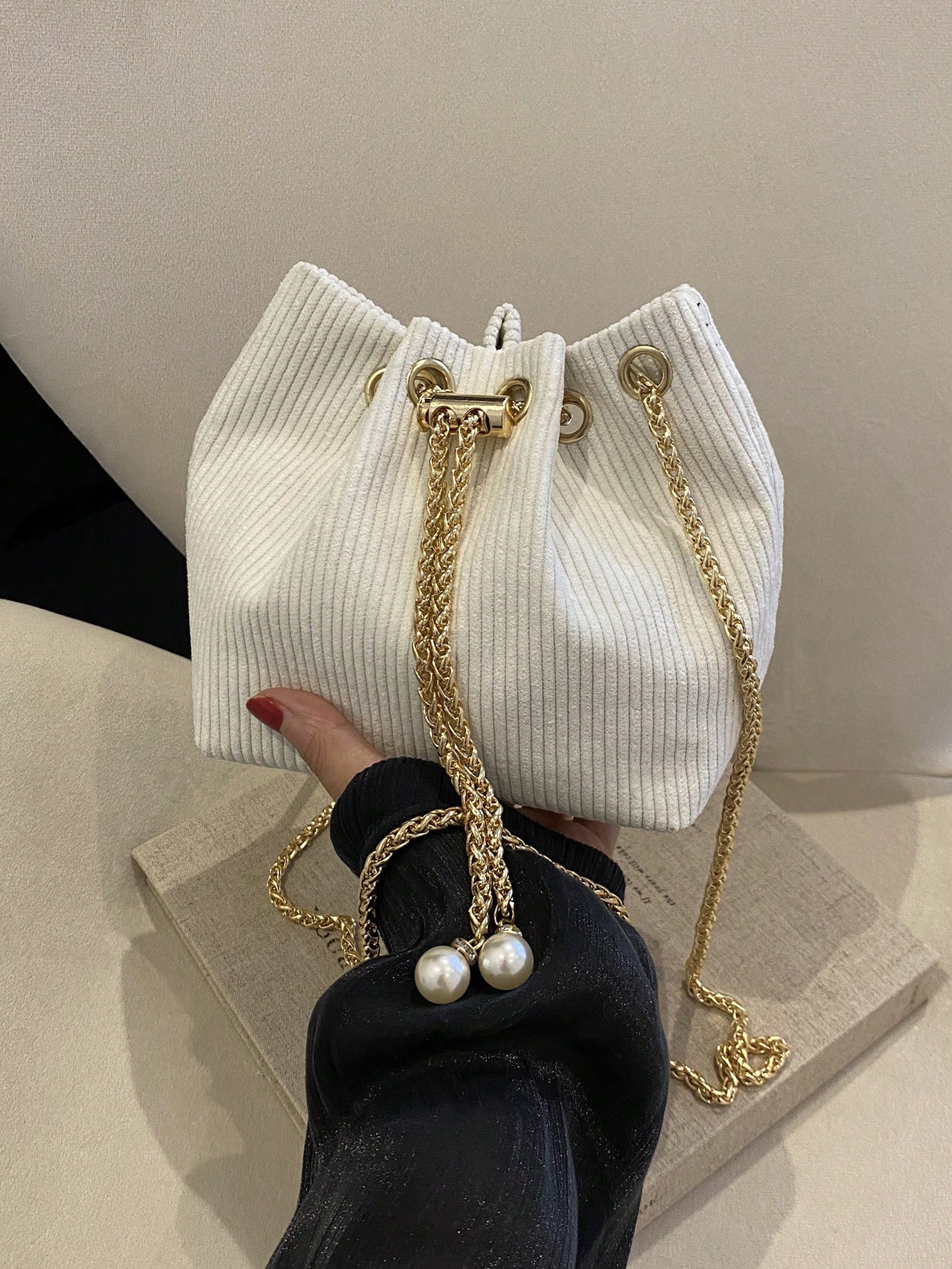 Новая модная тканая соломенная сумка-ведро с цепным ремнем и застежкой на шнурке для пляжа, белый
