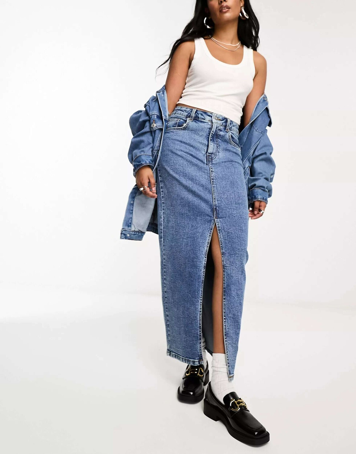 

Джинсовая макси-юбка с разрезом по низу ASOS