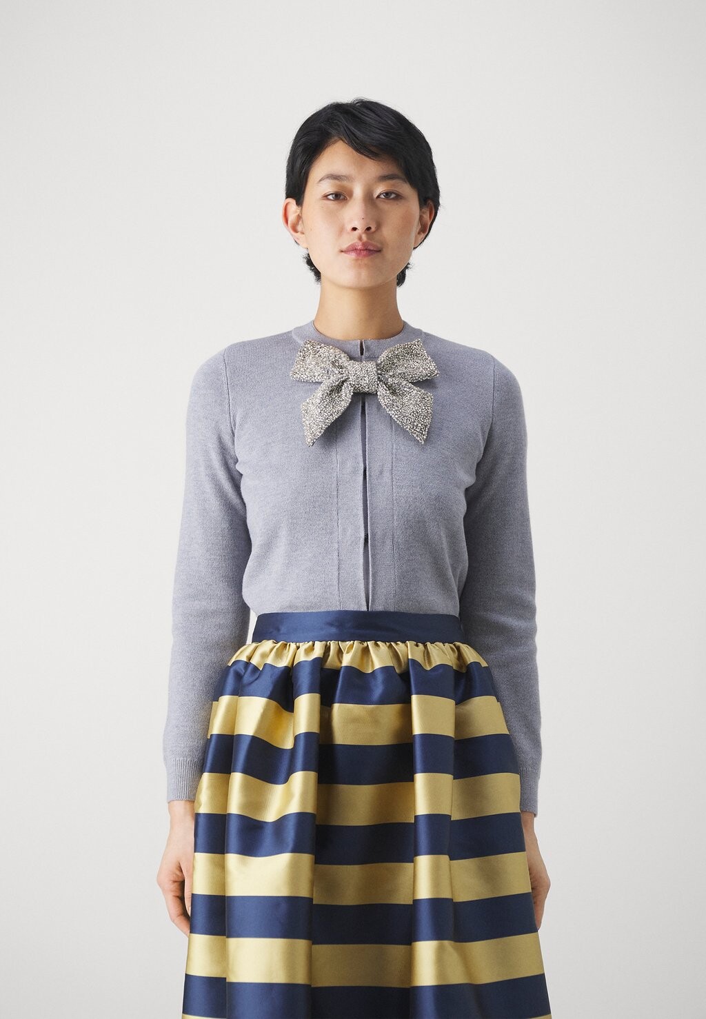 

Кардиган Embellished Bow Neck Cardigan kate spade new york, цвет grey