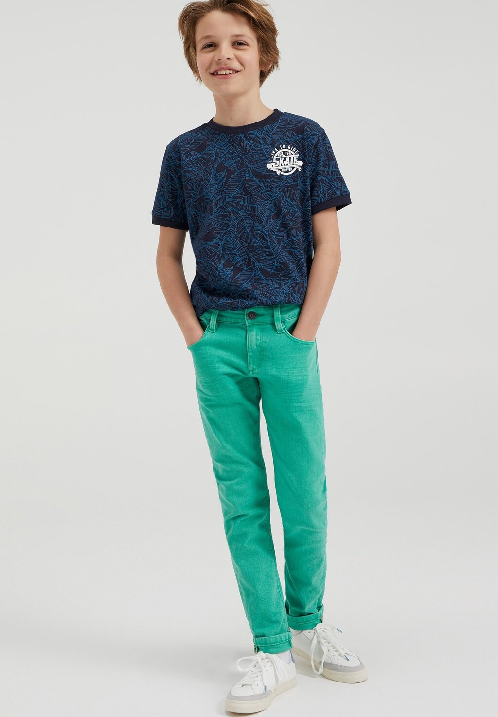 

Джинсы приталенного кроя WE Fashion, цвет green