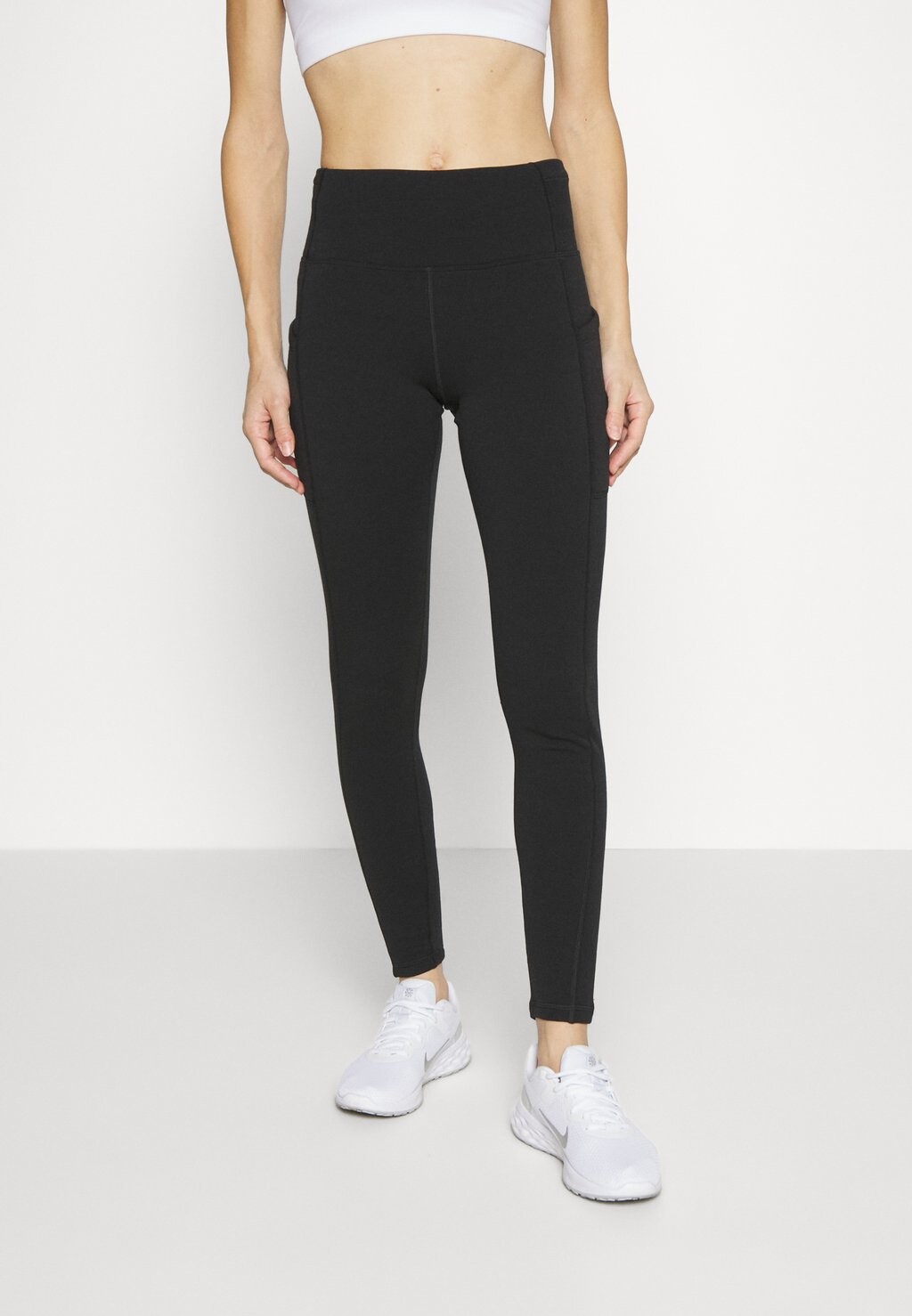 

Тайтсы Athleta, черный