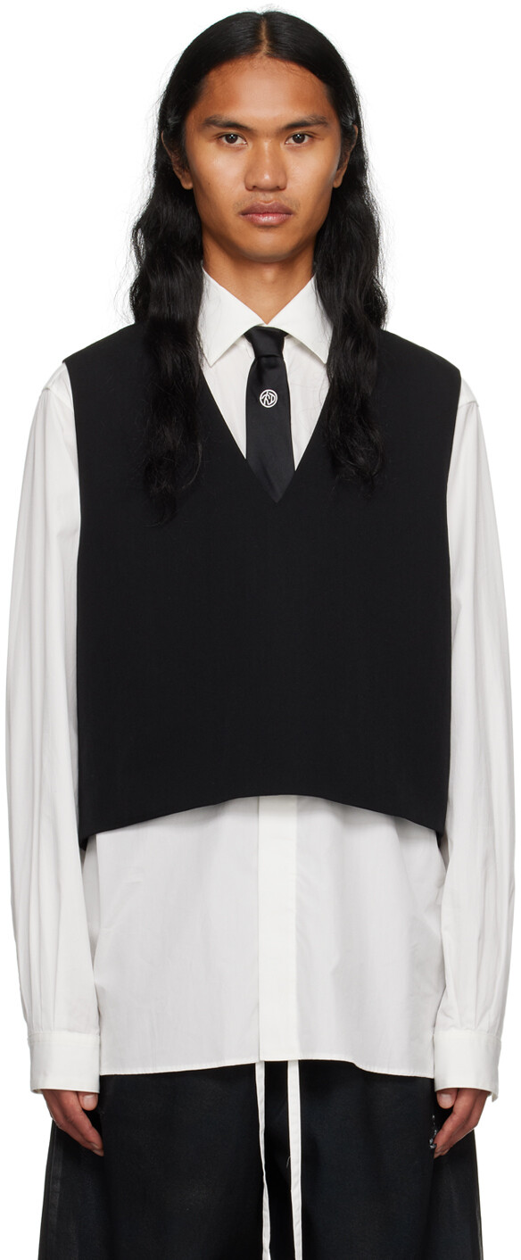 

SOSHIOTSUKI Black V-Neck Vest