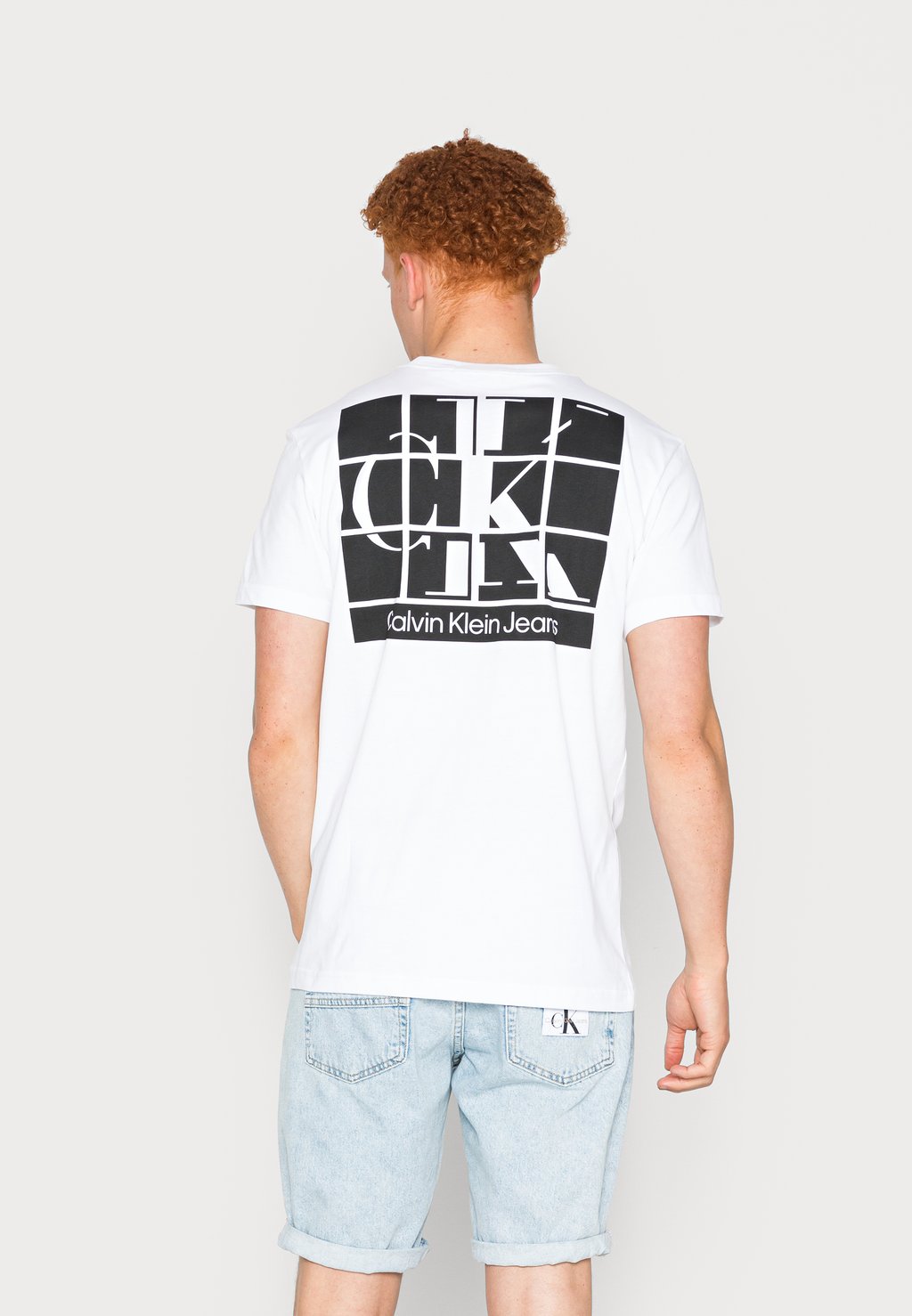 Футболка с принтом SCATTERED URBAN BACK GRAPHIC TEE UNISEX Calvin Klein Jeans, цвет bright white футболка с принтом scattered urban back graphic tee unisex calvin klein jeans цвет bright white