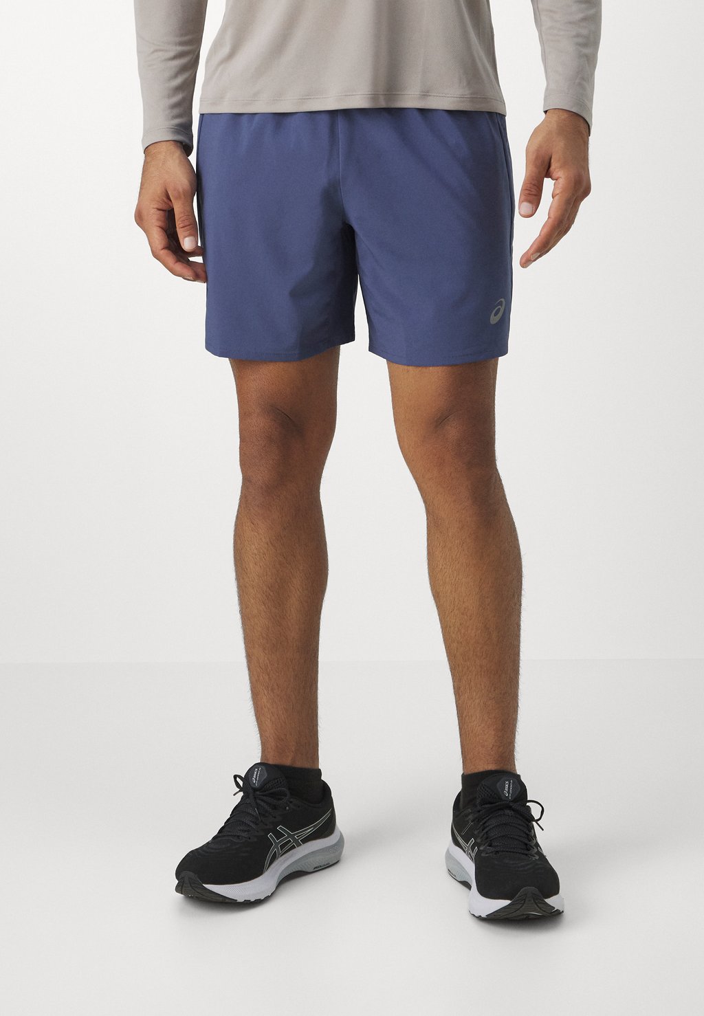 Спортивные шорты Icon ASICS, цвет thunder blue/midnight blue цена и фото
