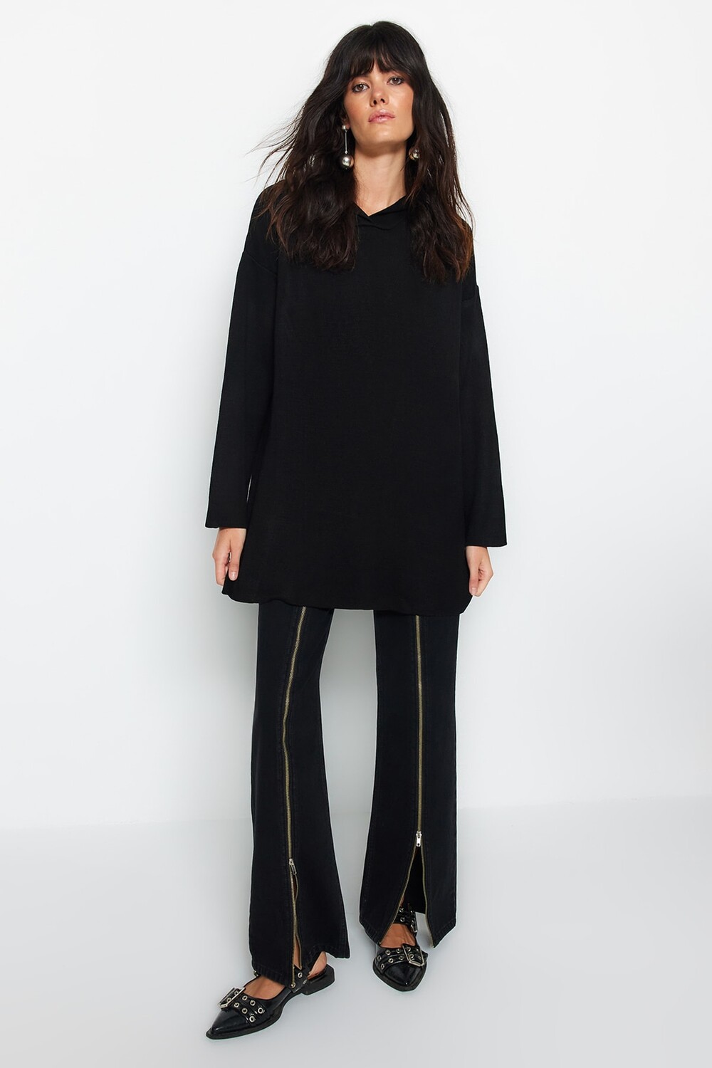 

Черный вязаный свитер свободного кроя с матросским вырезом Trendyol Modest