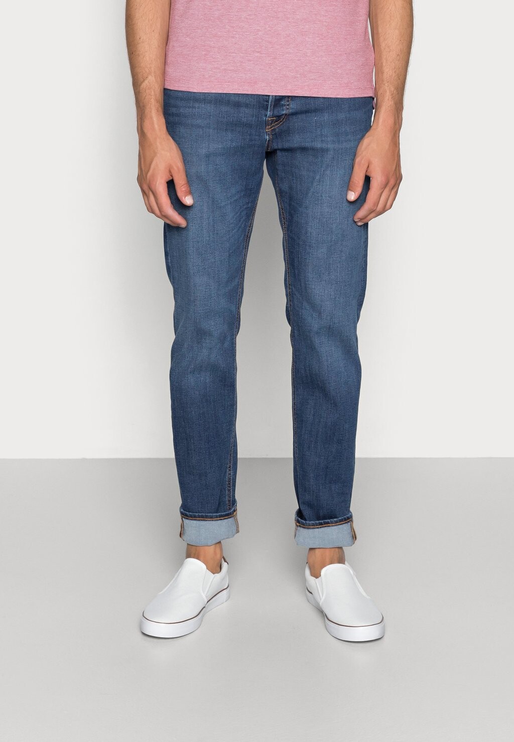 

Джинсы прямого кроя Jack & Jones