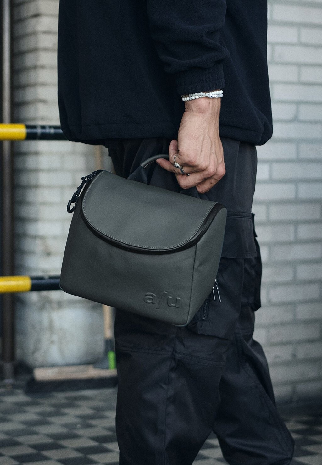 

Косметичка KLEINIGKEIT OTSU NISHI Aunts & Uncles, цвет dark shadow