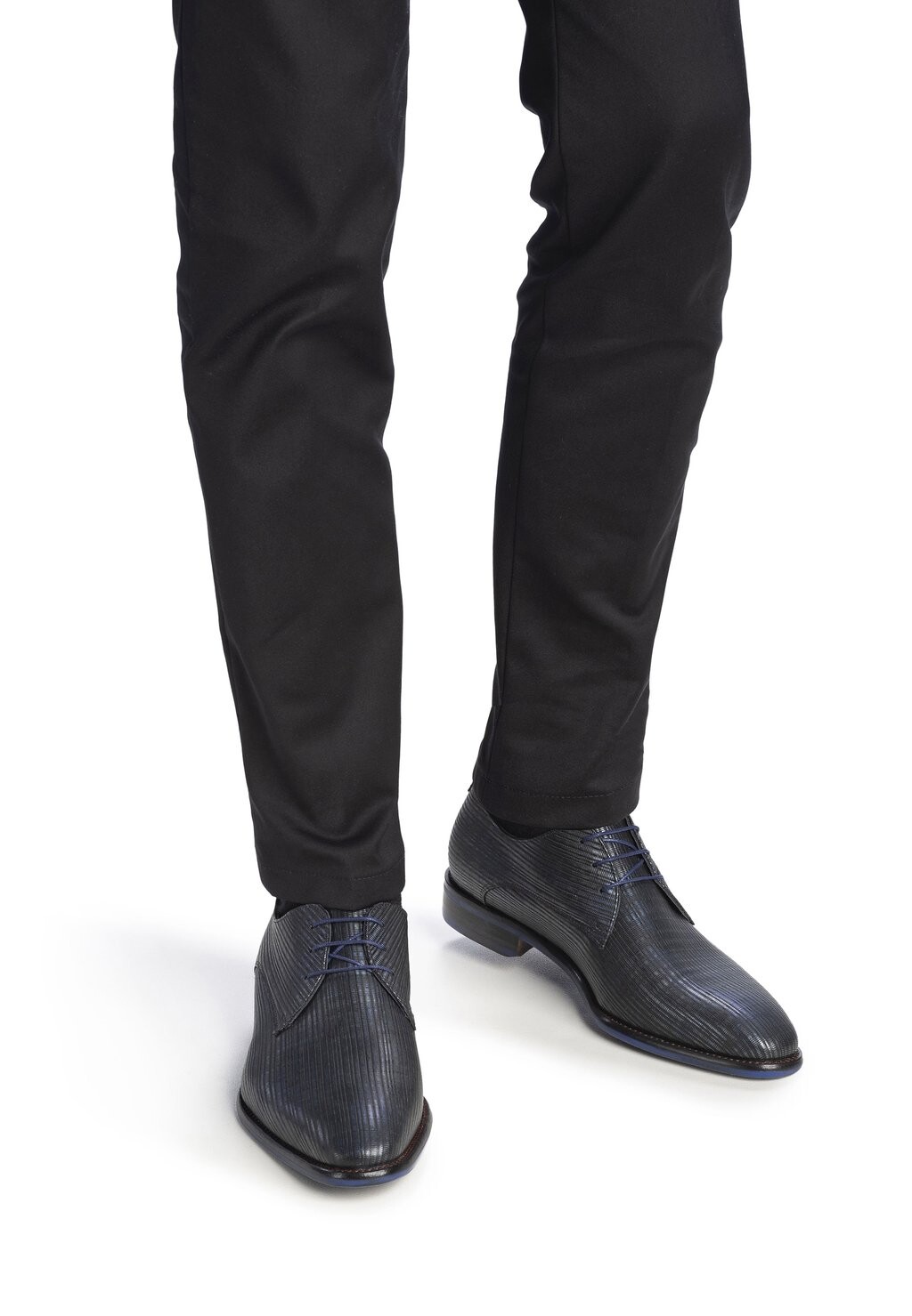 

На шнуровке De Netter 16 01 Floris van Bommel, цвет darkgrey