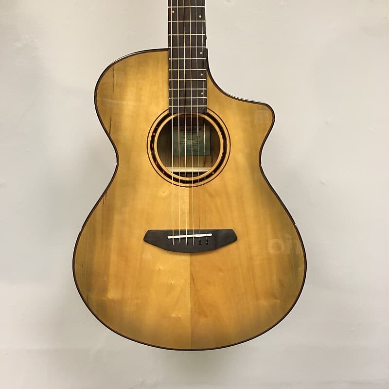

Акустическая гитара Breedlove Pursuit Exotic S Concert Sweetgrass CE B-Stock