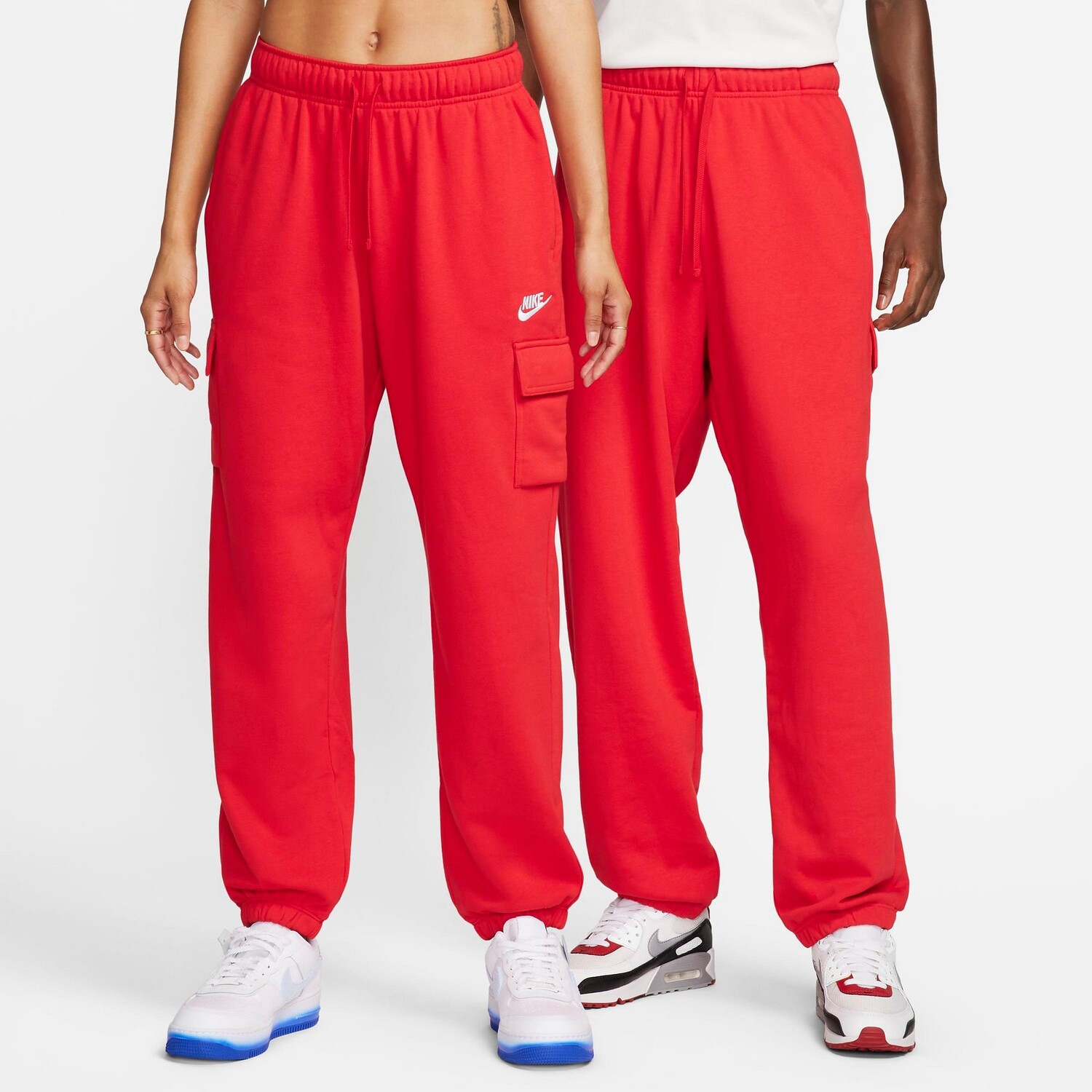 

Женские флисовые спортивные штаны-карго со средней посадкой Nike Sportswear Club, красный