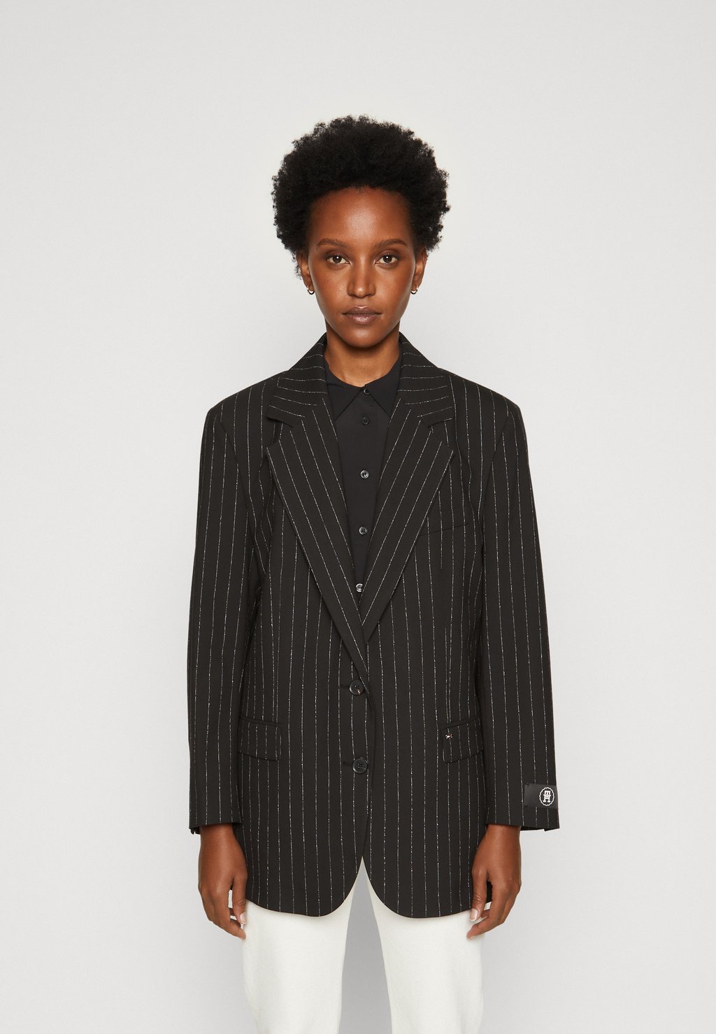 

Короткое пальто OVERSIZED PINSTRIPE Tommy Hilfiger, черный