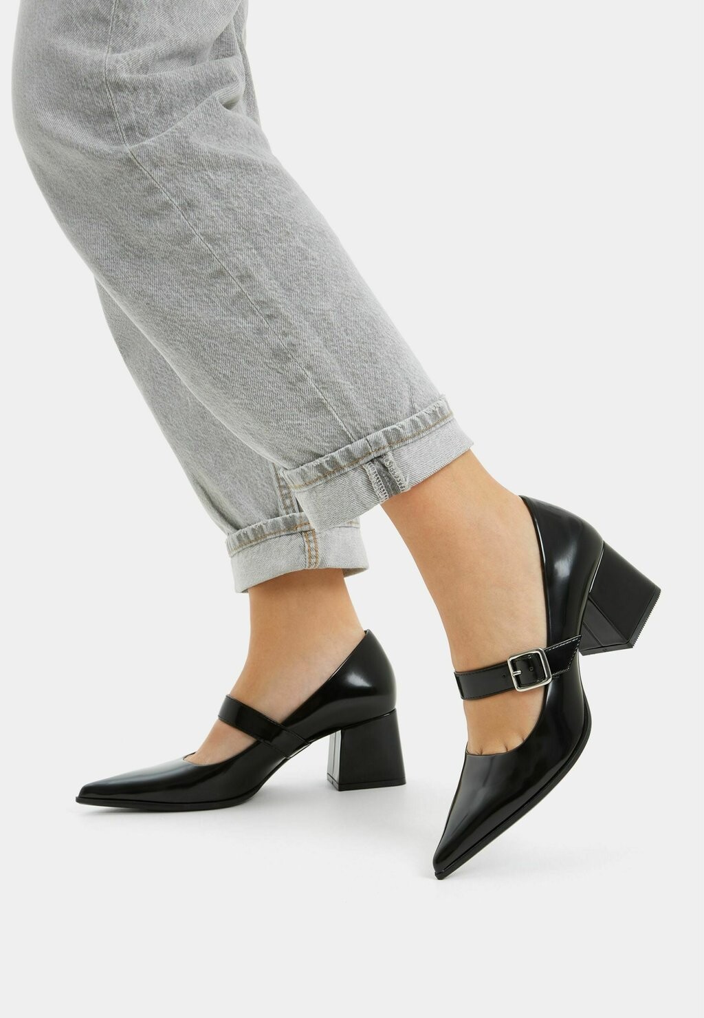 

Туфли Bershka, цвет black