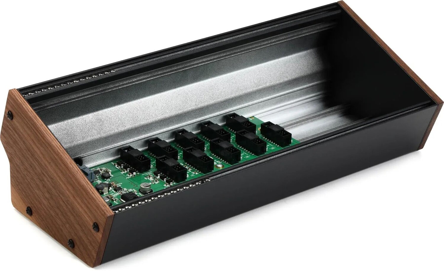 

Евростойкий корпус Moog с приводом на 60 л.с.