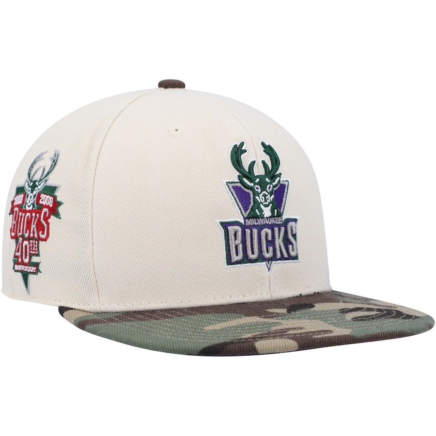 

Бейсболка Mitchell & Ness Milwaukee Bucks, кремовый