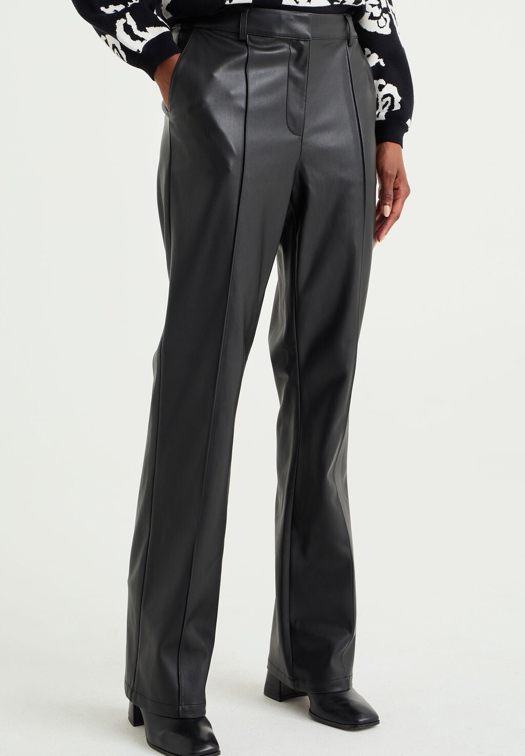 

Брюки REGULAR FIT VAN WE Fashion, цвет black