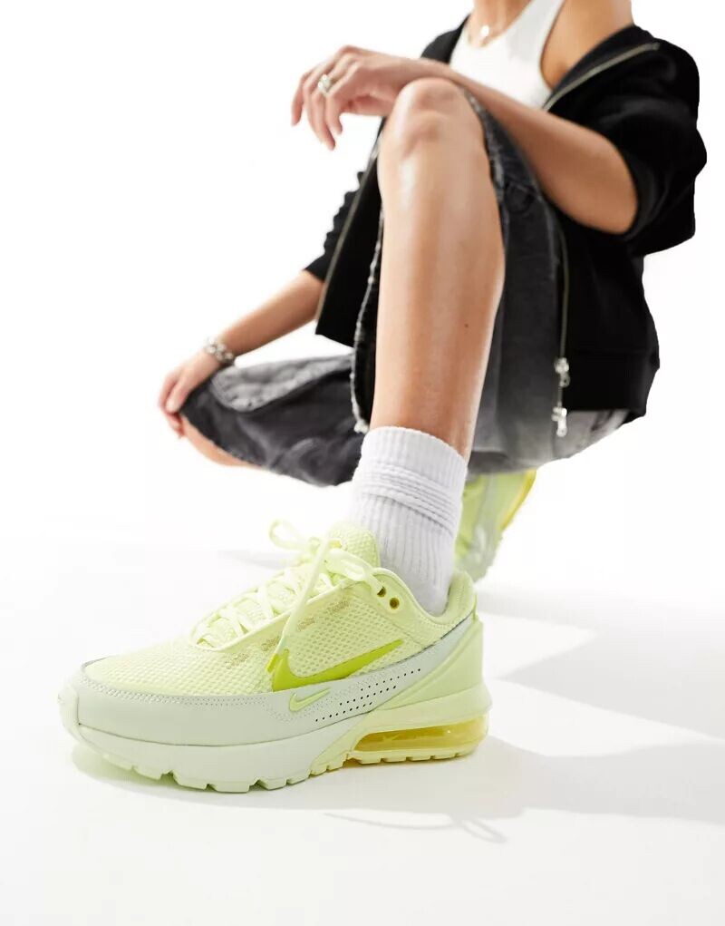 

Ярко-желтые кроссовки Nike Air Pulse