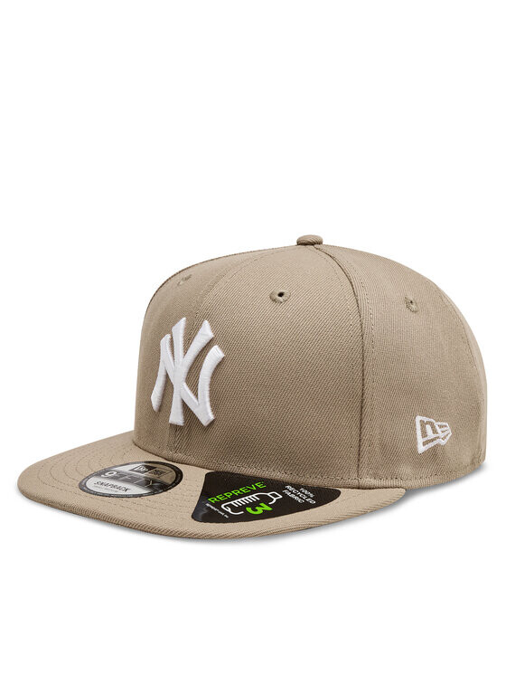 

Кепка New Era, бежевый