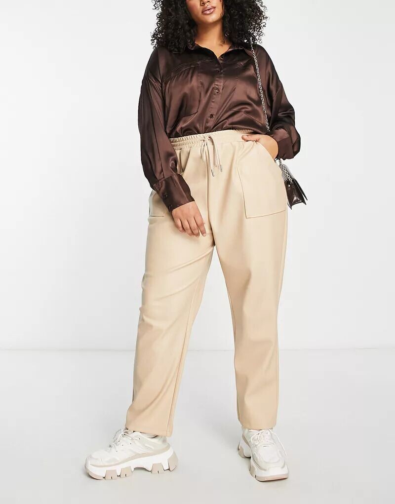 

Черные джоггеры из искусственной кожи ASOS Curve