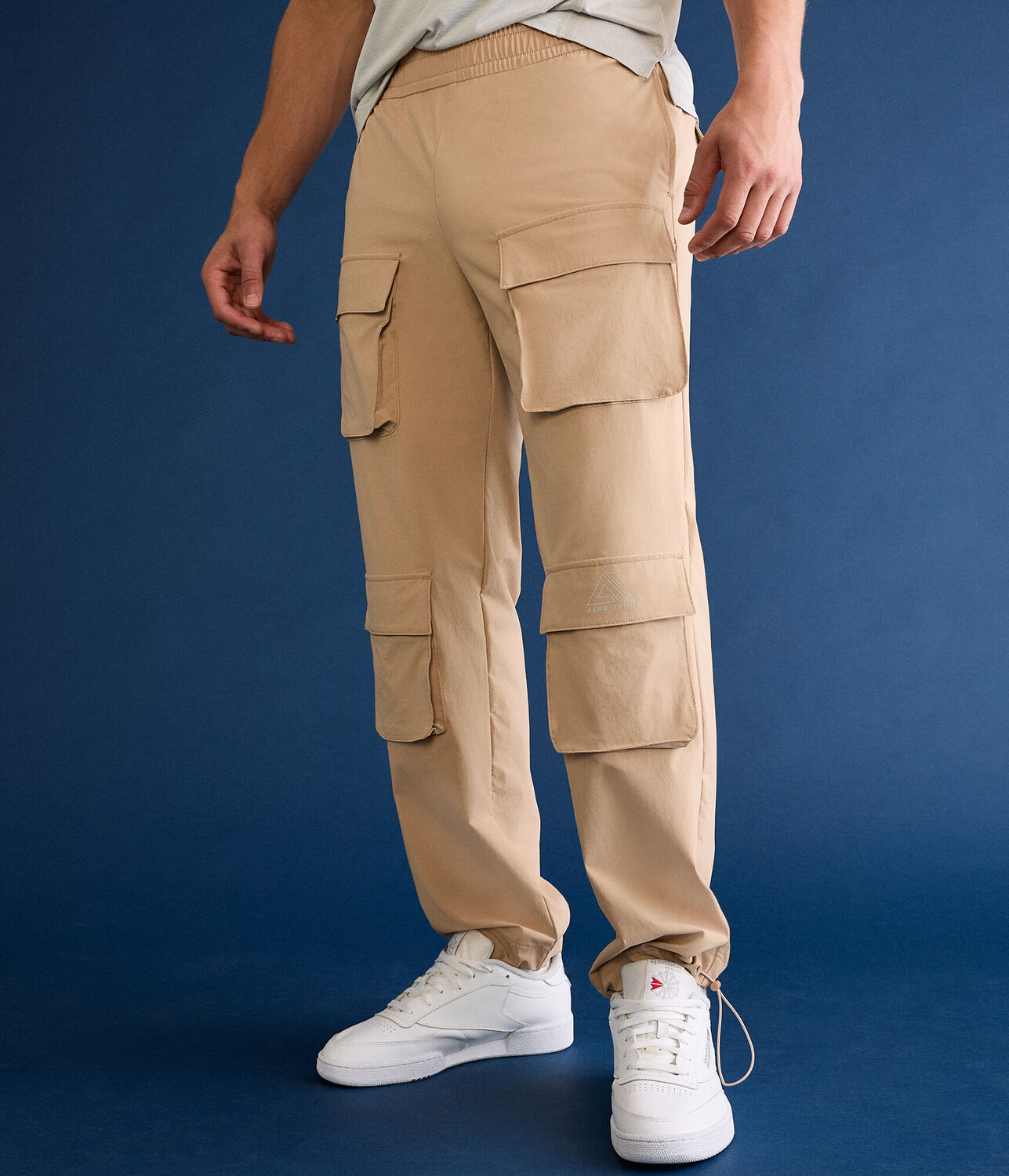 

Брюки-карго Aero MVMNT Aeropostale, серебро