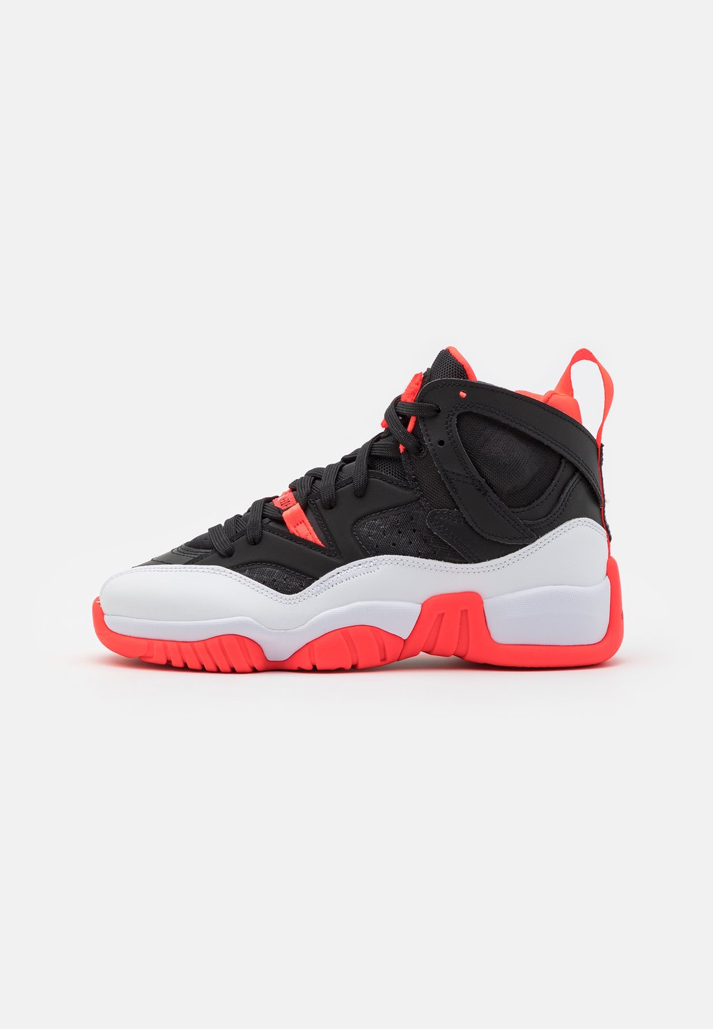 цена Баскетбольная обувь JUMPMAN TWO TREY (GS) Jordan, цвет black/white/infrared