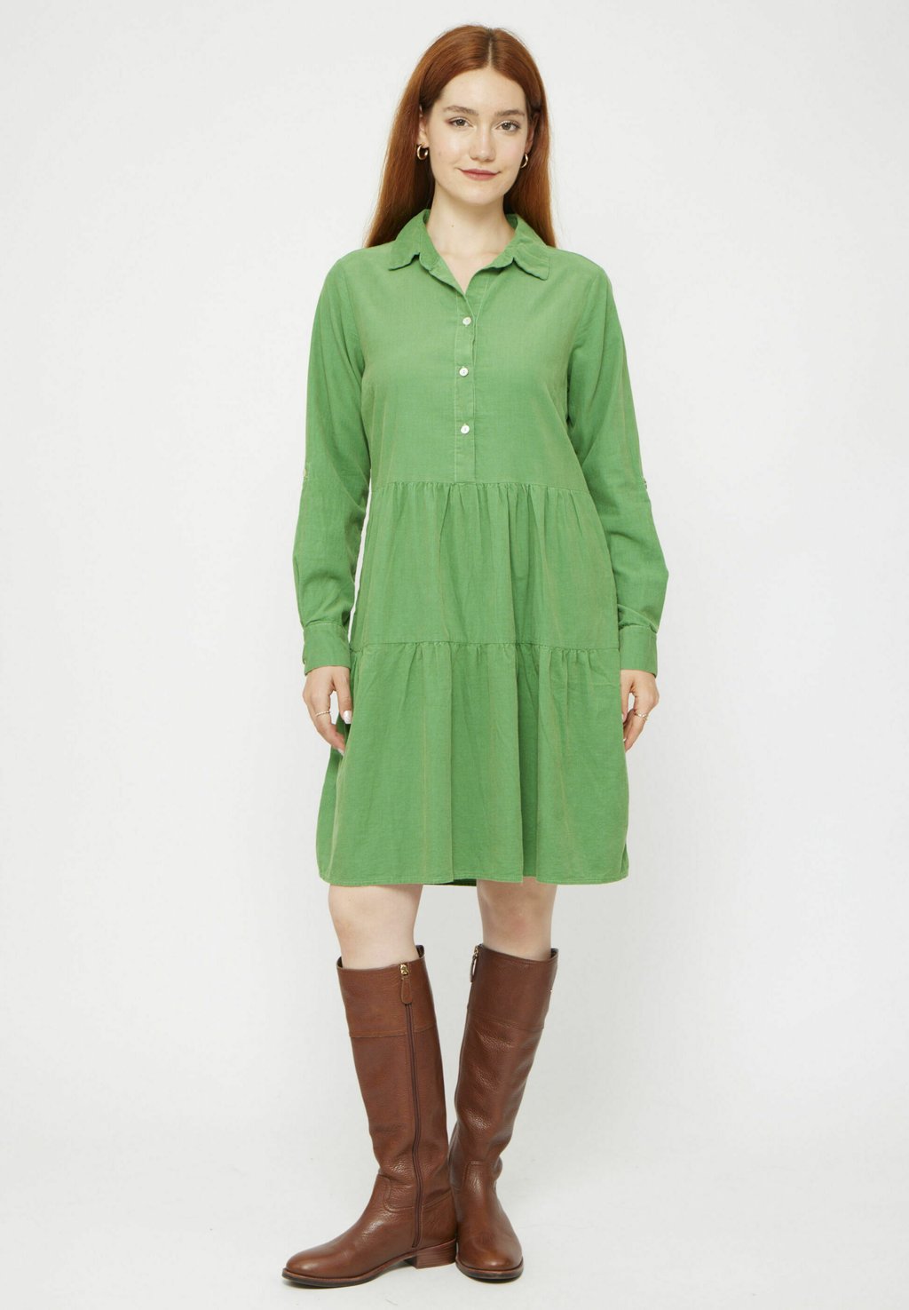 цена Платье-блузка VICCI Germany, цвет grün
