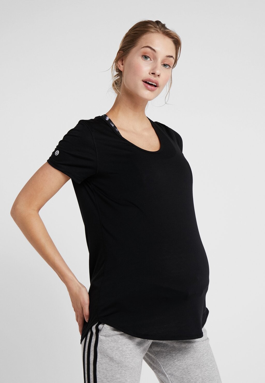 

Базовая футболка Cotton On, черный