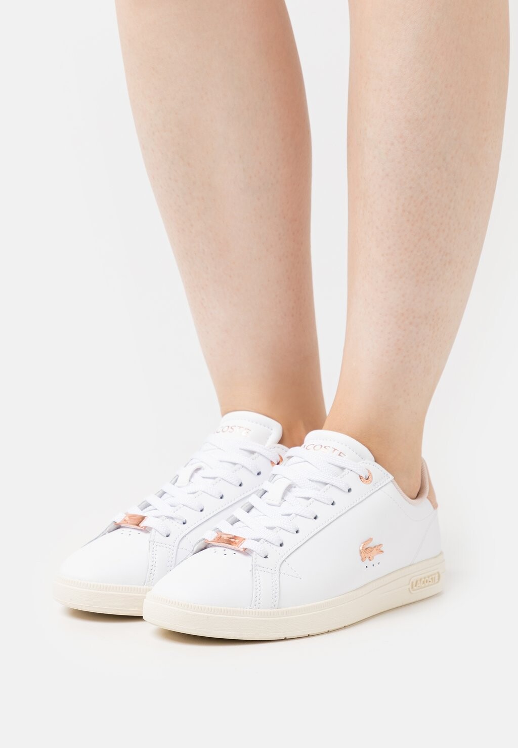

Кроссовки Lacoste