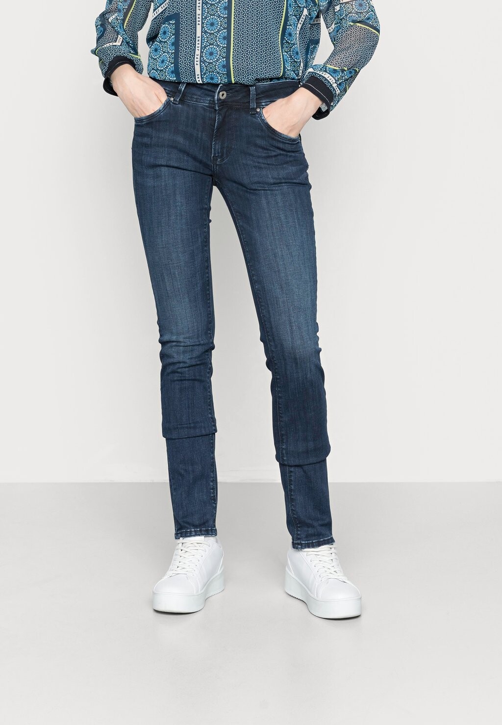 

Джинсы облегающего кроя Pepe Jeans