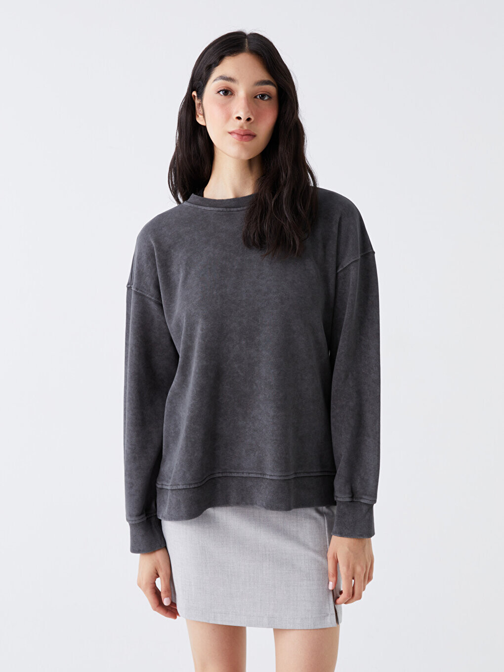 

Однотонная женская толстовка с круглым вырезом и длинными рукавами LCW Casual, антрацит