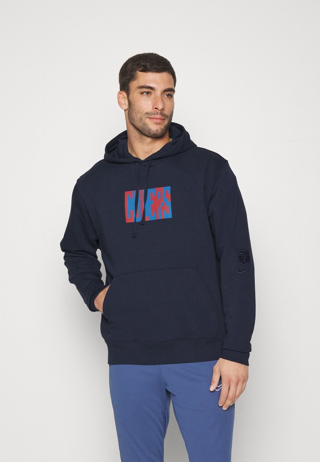 

Толстовка на молнии Nike