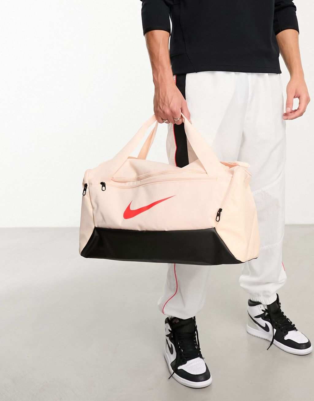 

Черная спортивная сумка Nike Training Brasilia