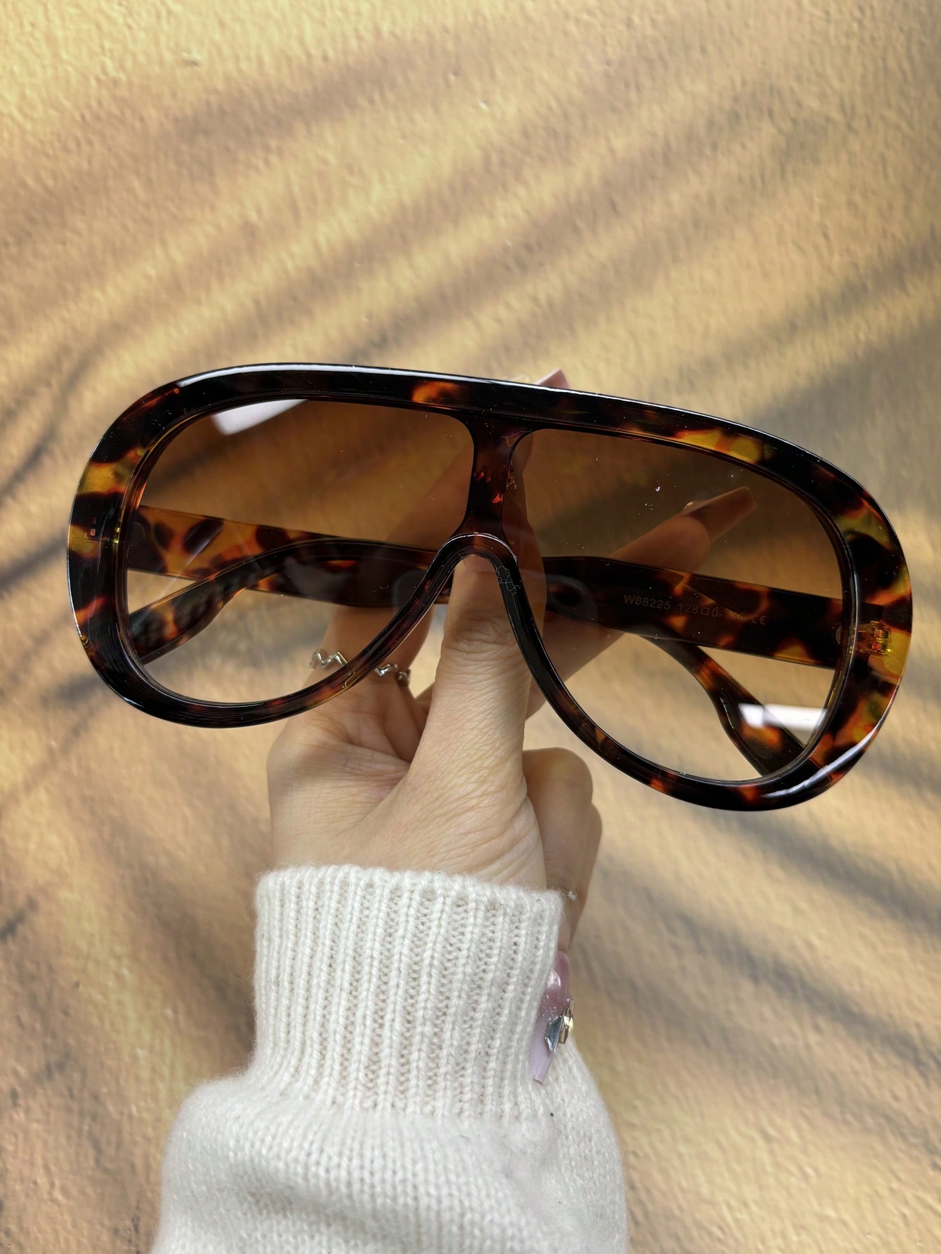 1 шт. новые модные солнцезащитные очки в стиле авиатора с большой оправой для защиты от солнца на открытом воздухе фотографии