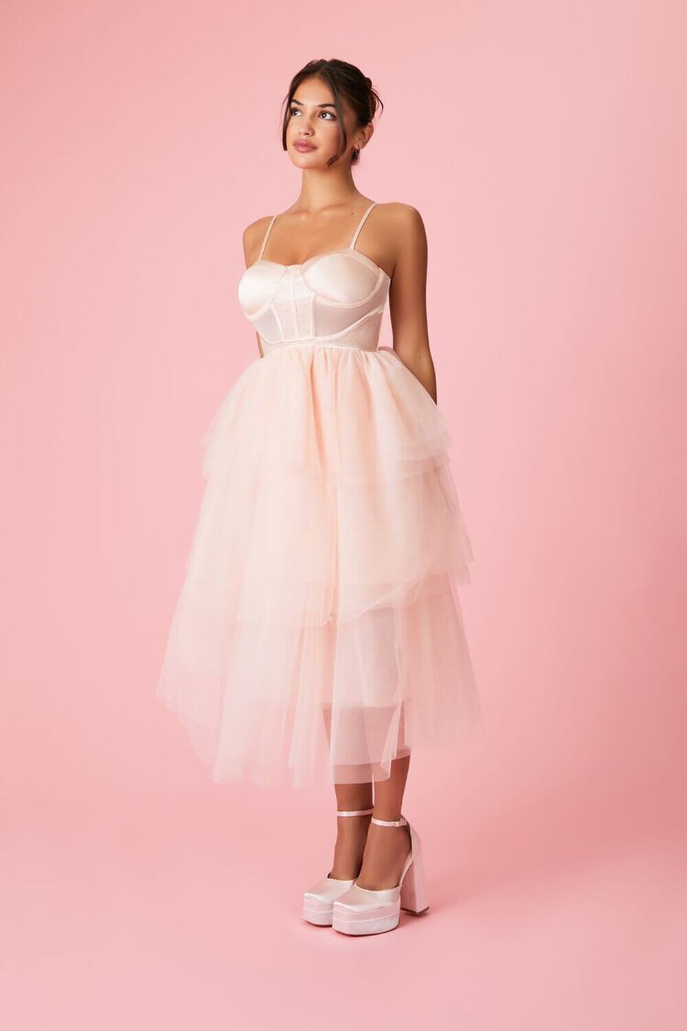 

Атласное многоярусное платье-миди Forever 21