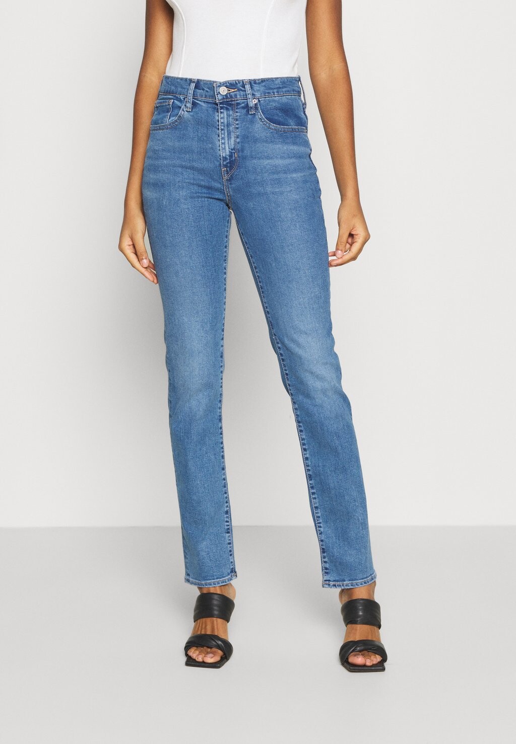

Джинсы узкого кроя Levi's