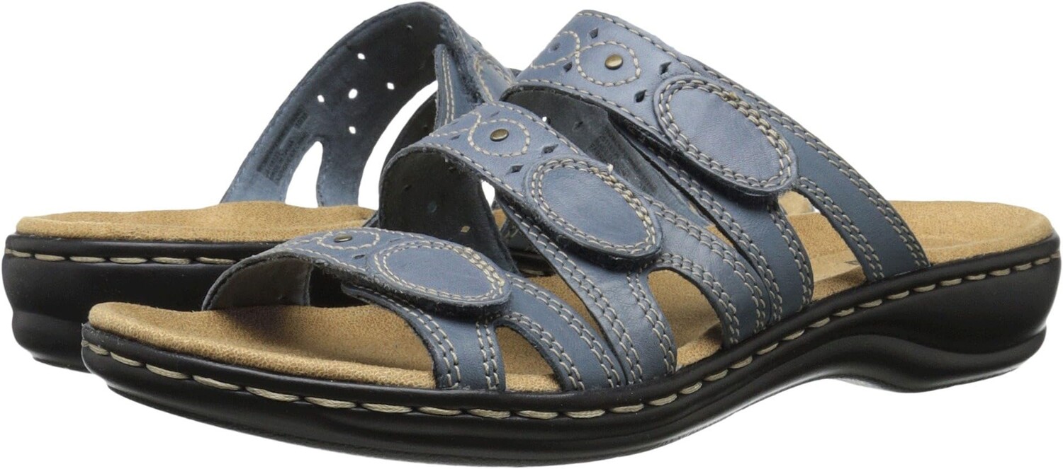 

Сандалии на плоской подошве Leisa Cacti Q Clarks, цвет Denim Blue