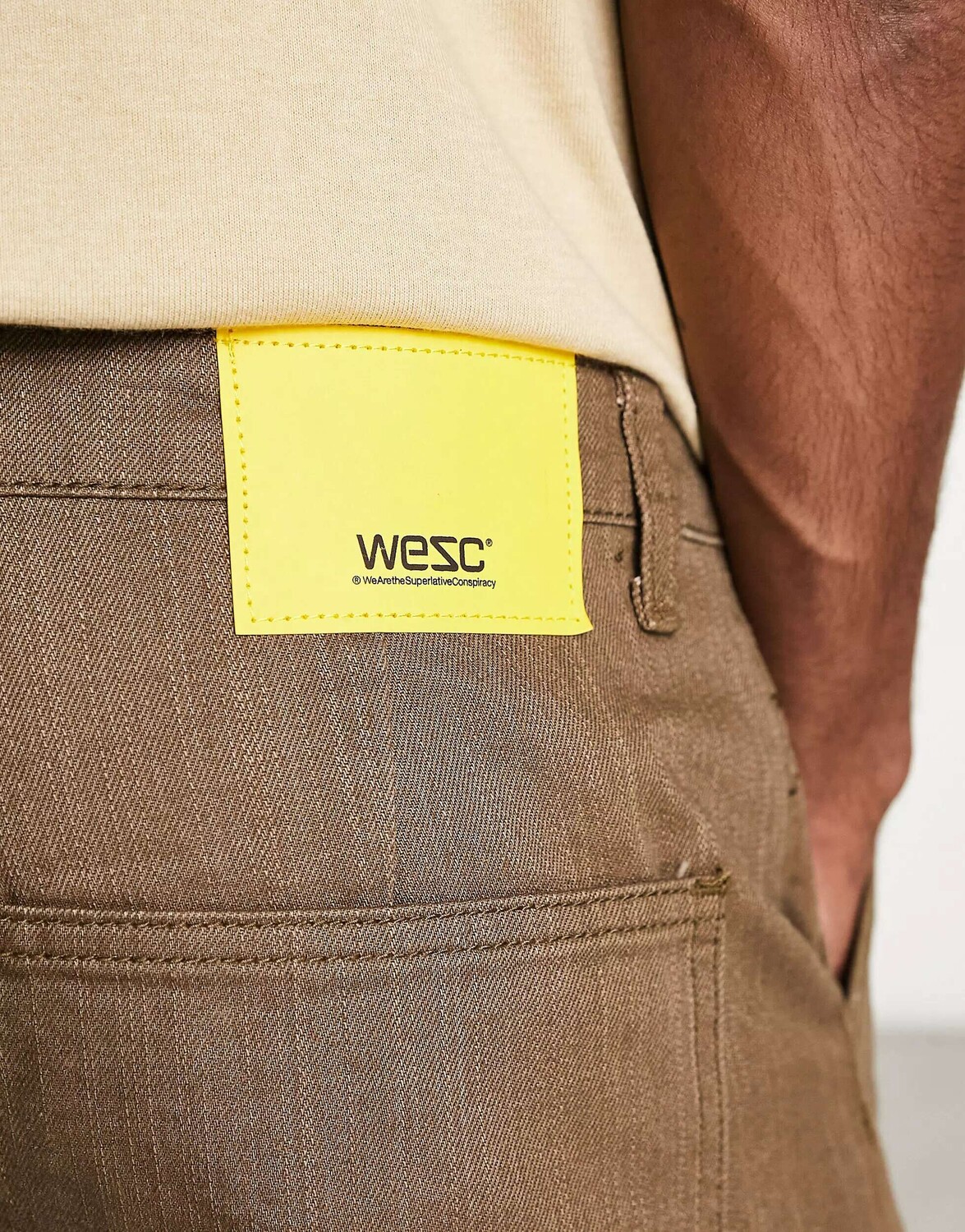 

Коричневые короткие джинсы WESC Carpenter