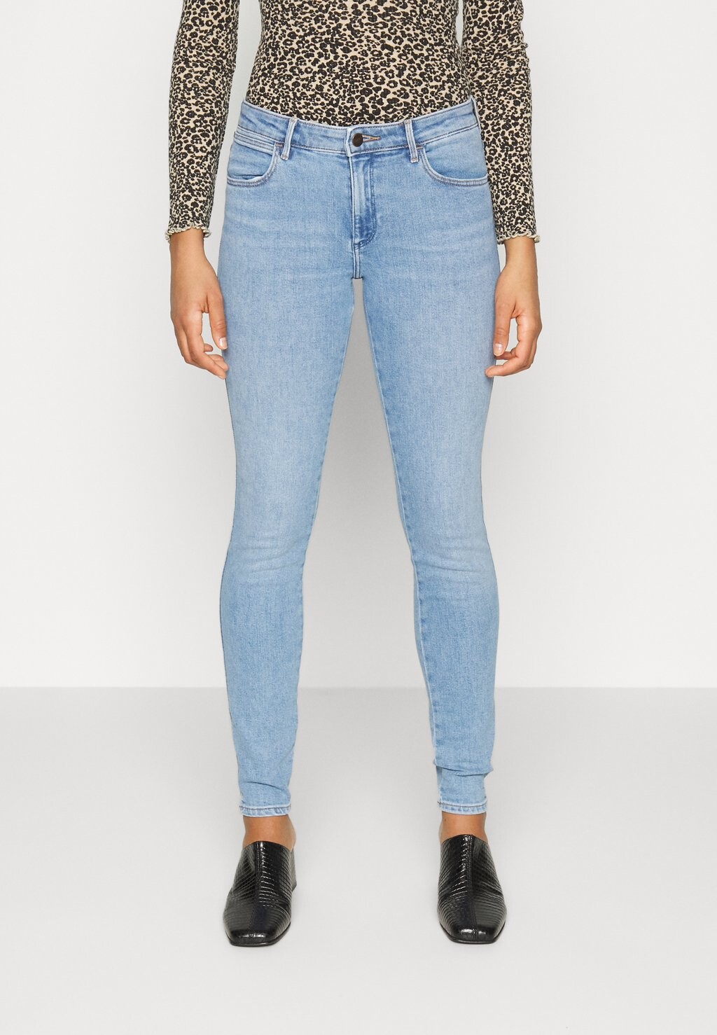 

Джинсы Skinny Fit Wrangler