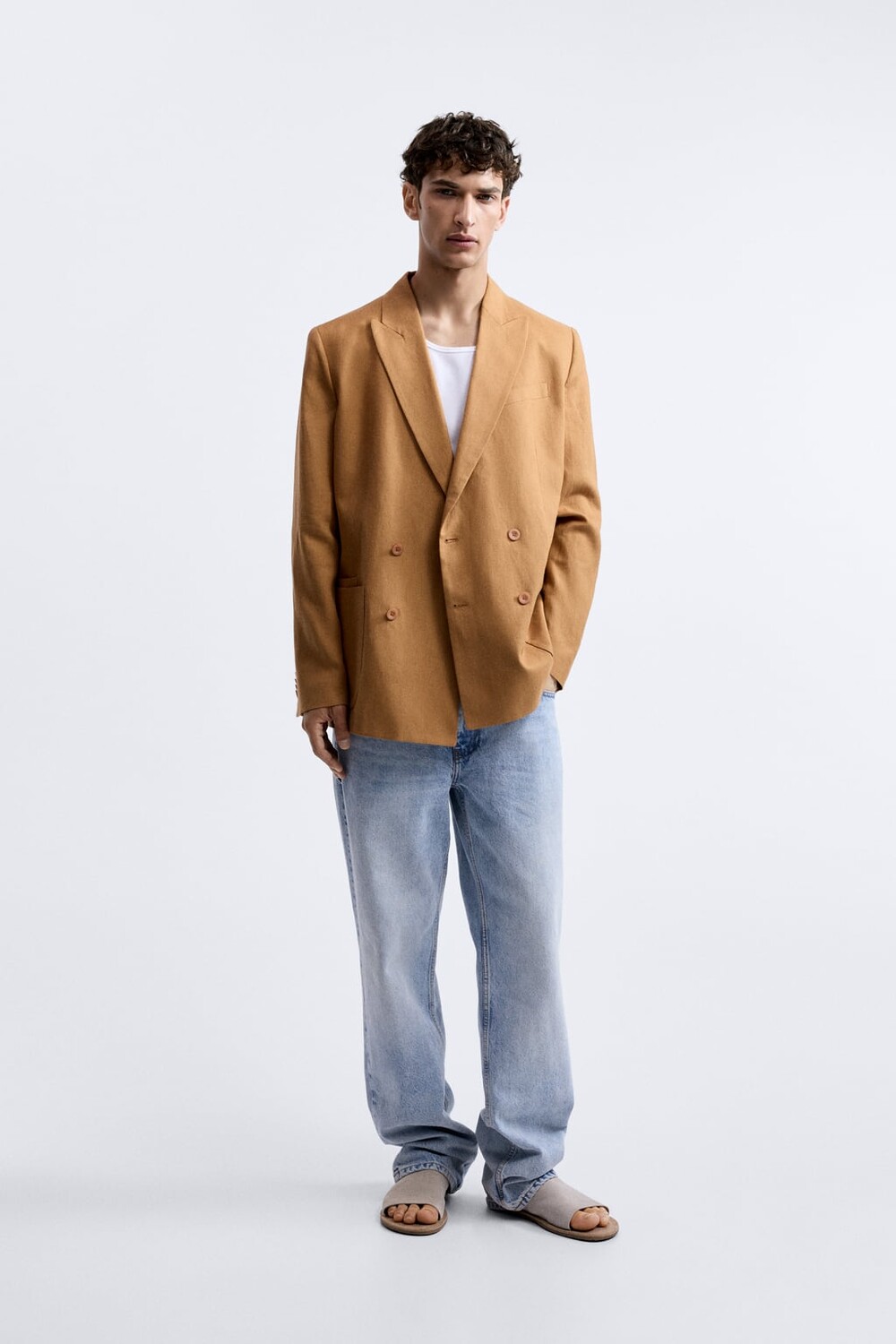 

Двубортный пиджак из 100% льна ZARA