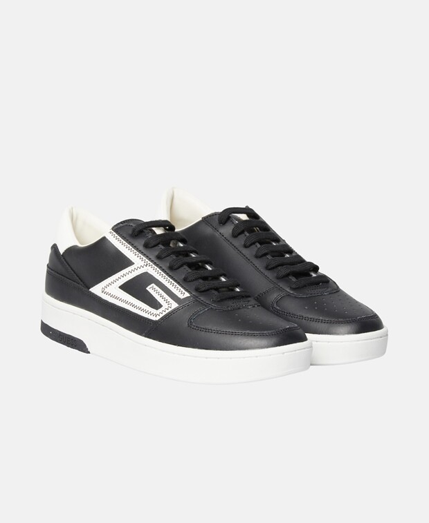 

Кроссовки Guess, черный